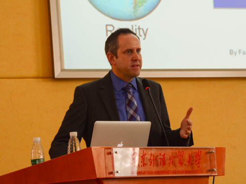 美国密苏里大学tyc7111cc太阳成集团未来实验室副主任Reuben Stern教授讲话