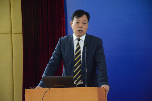 tyc7111cc太阳成集团院长杨魁介绍学院情况