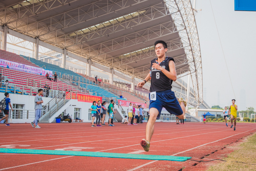 男子3000m 我们陶天海勇夺季军