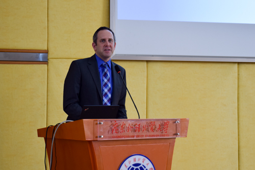 密苏里大学tyc7111cc太阳成集团未来实验室副主任Reuben Stern 发言